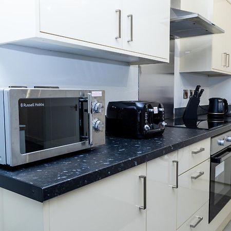 Spacious Ground Floor Apt Near Old Trafford Stadium แมนเชสเตอร์ ภายนอก รูปภาพ