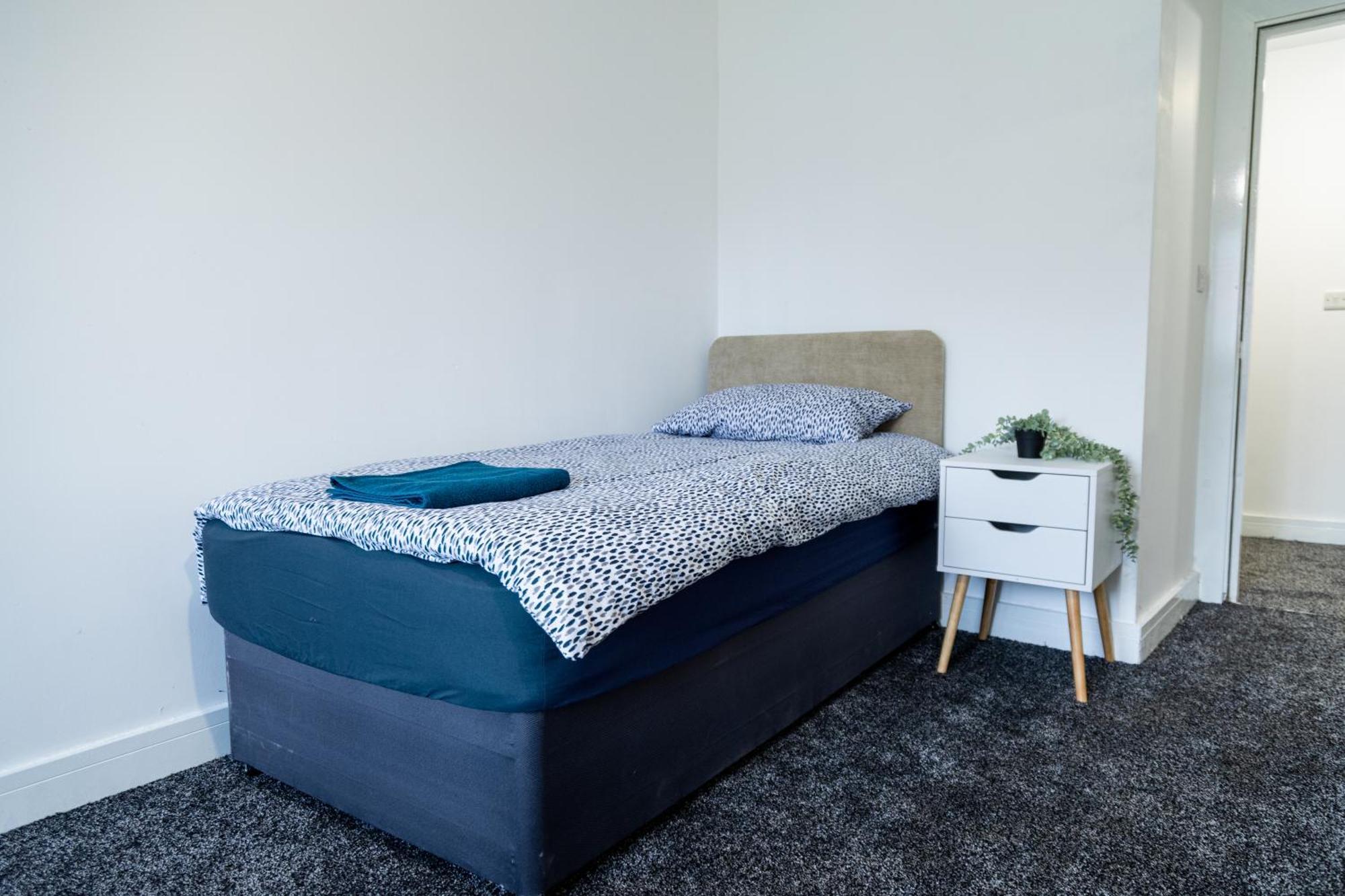 Spacious Ground Floor Apt Near Old Trafford Stadium แมนเชสเตอร์ ภายนอก รูปภาพ