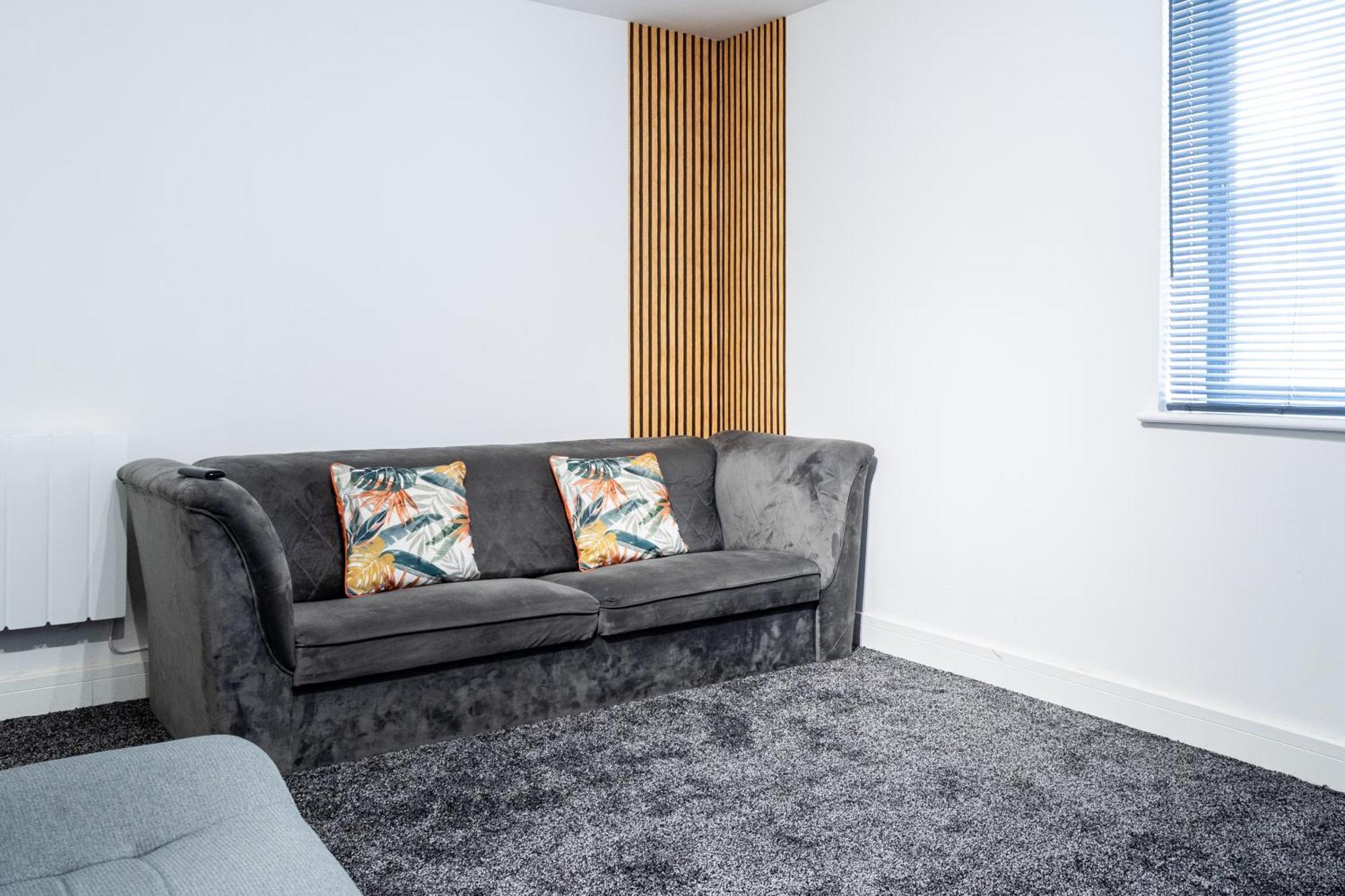 Spacious Ground Floor Apt Near Old Trafford Stadium แมนเชสเตอร์ ภายนอก รูปภาพ